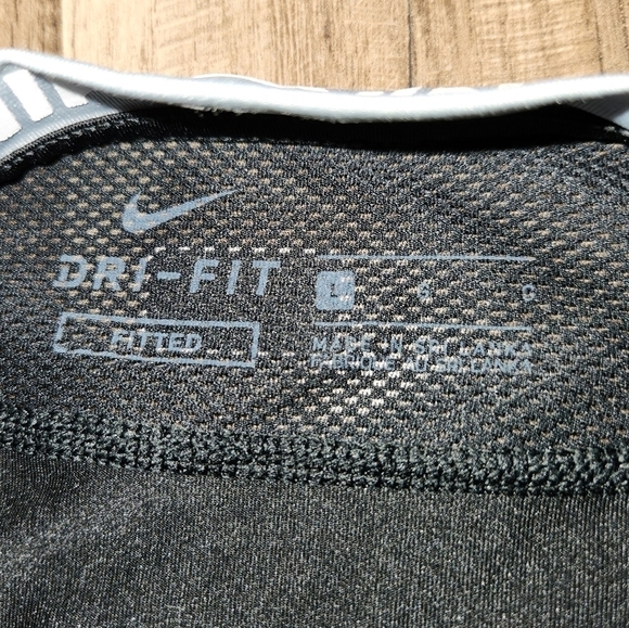 NIKE Pro longsleeve shirt size Small Dri Fit black and gray - Picture 3 of 4